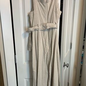Elegant Beige Sleeveless Dress